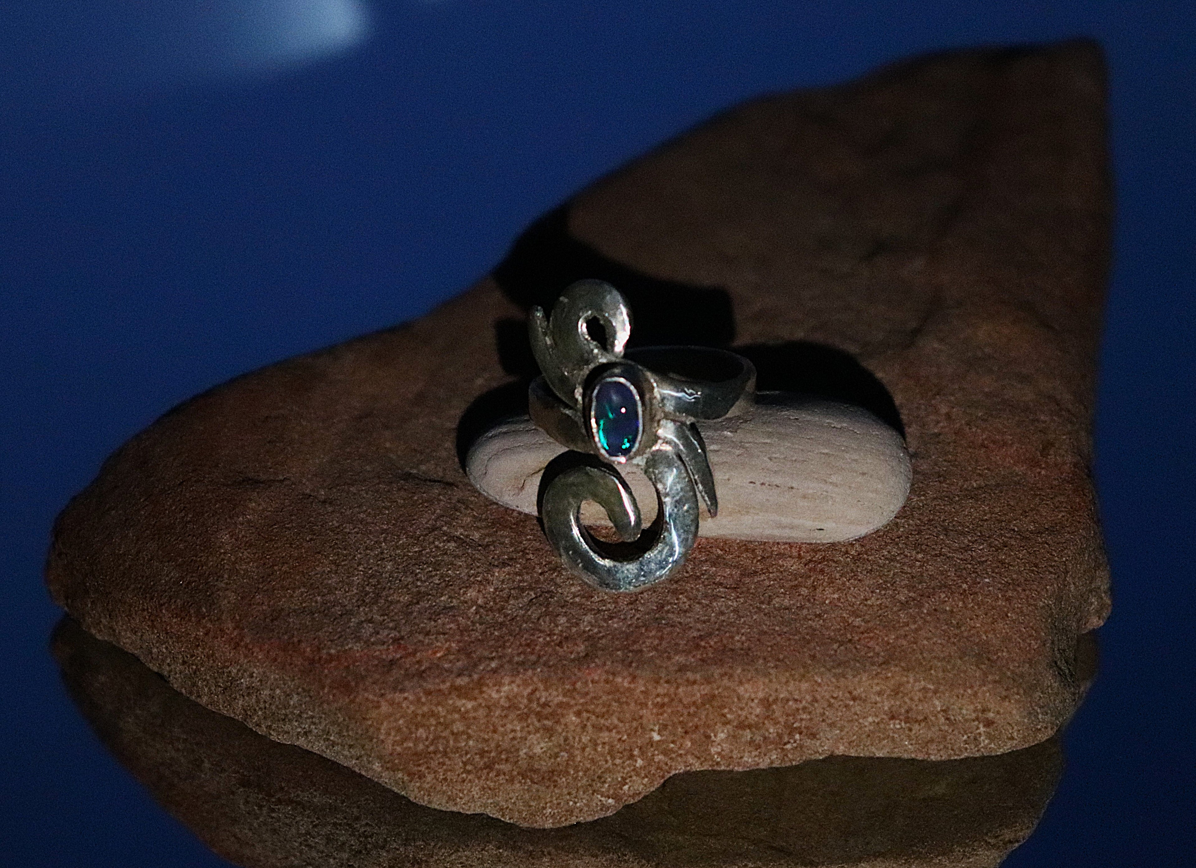Sterling Silver Australian Black Crystal Riptide Ring 1 of 1 Size 4.5